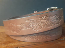 Load image into Gallery viewer, 100% Full-Grain Leather Belt Track Horse Design
