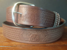 Load image into Gallery viewer, 100% Full-Grain Leather Belt Wolf w/ Basket Weave Design
