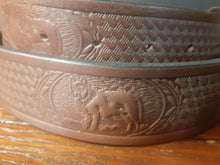 Load image into Gallery viewer, 100% Full-Grain Leather Belt Wolf w/ Basket Weave Design
